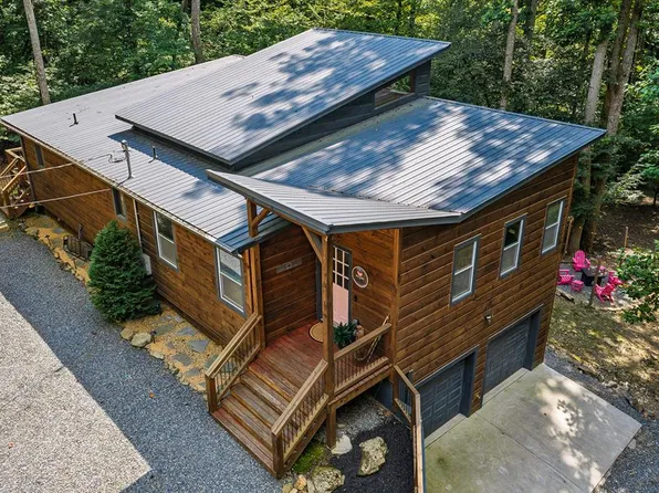 67 Citrine Ct, Ellijay, GA 30540