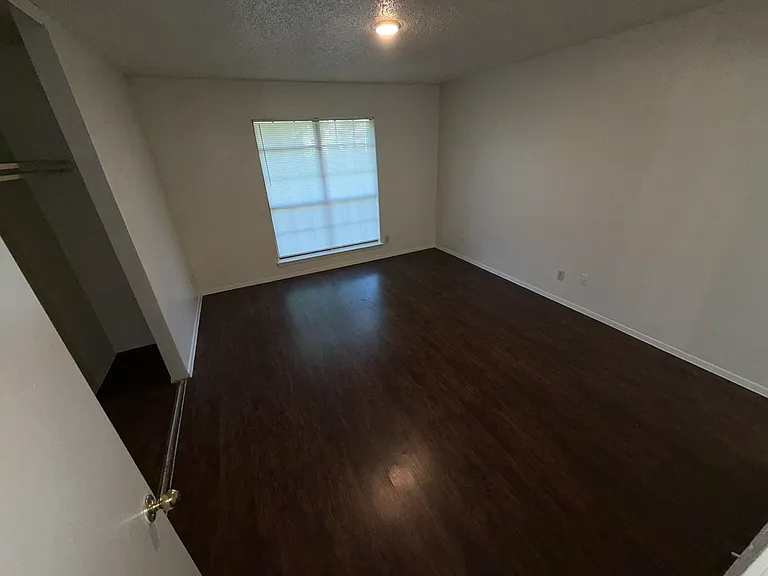 2318 Paul Revere St #B — Photo 6