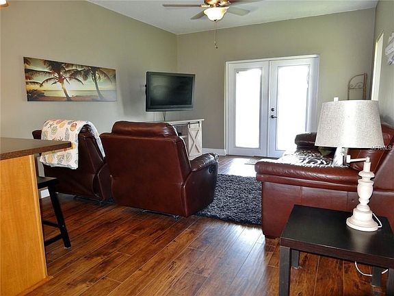 5th image of 2631 Delrose Dr E