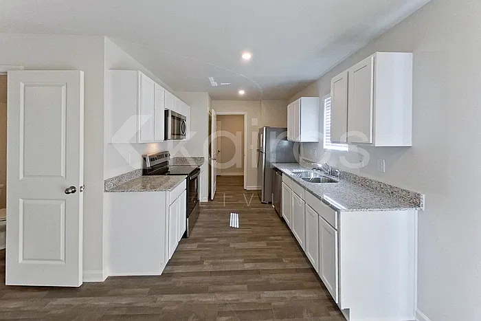 3 bed, 2.5 bath, 1404 sqft, $1,745 — Photo 2