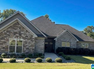 195 Crest Loop Rd, Clanton, AL 35045