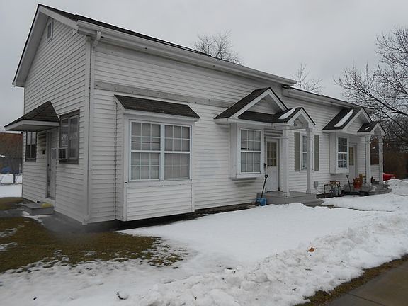 3rd image of 303 N Farnsworth Ave