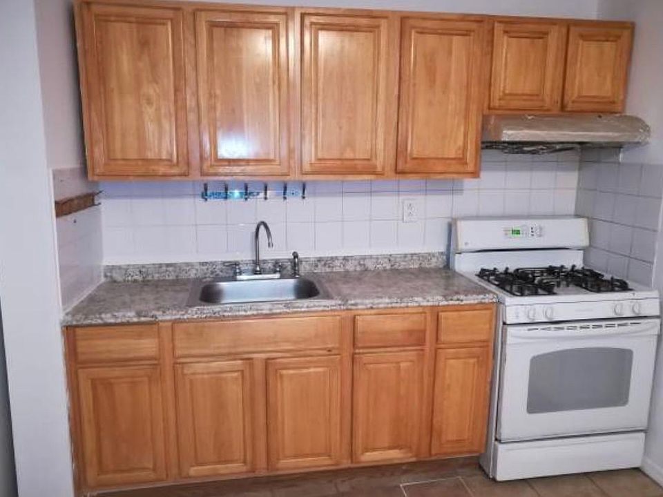1st image of 11003 Saultell Ave