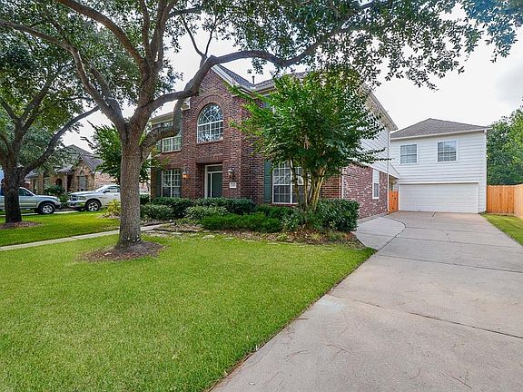 3rd image of 22423 Wildwood Grove Dr