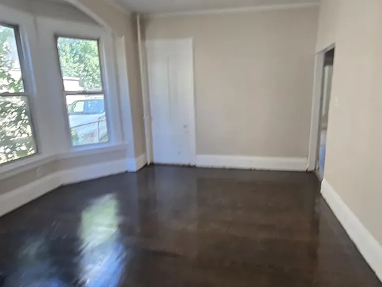 240 William St #5C — Photo 7