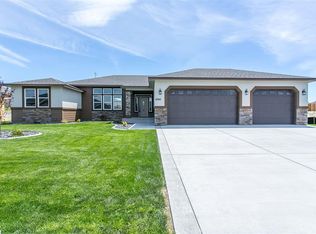 4910 Bighorn Dr, Pasco, WA