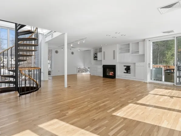 2 Old Mill Rd, North Caldwell, NJ 07006