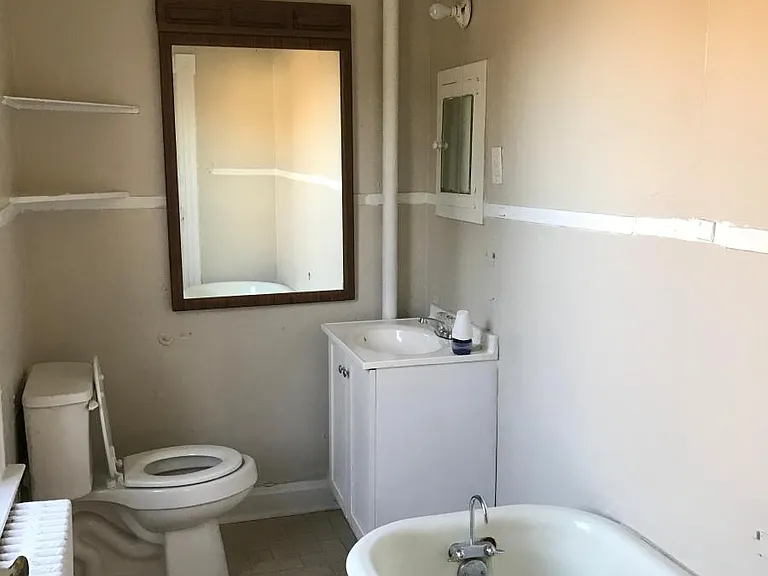 605 Jamestown Ave #B — Photo 4