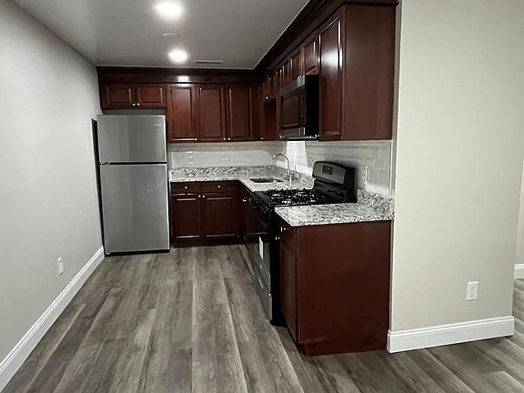 4th image of 19 Kenmar Dr Unit 24