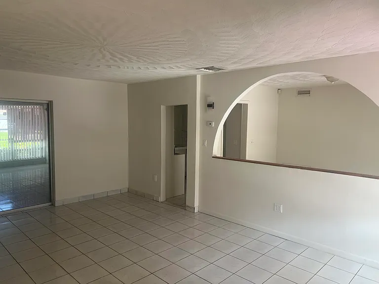 4004 E Shore Rd — Photo 2