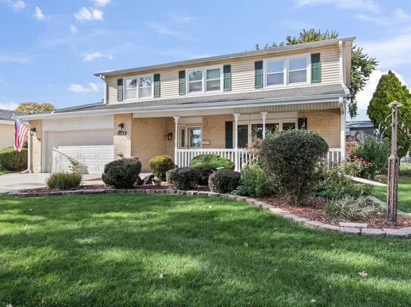 1108 S Cherrywood Dr, Mount Prospect, IL 60056