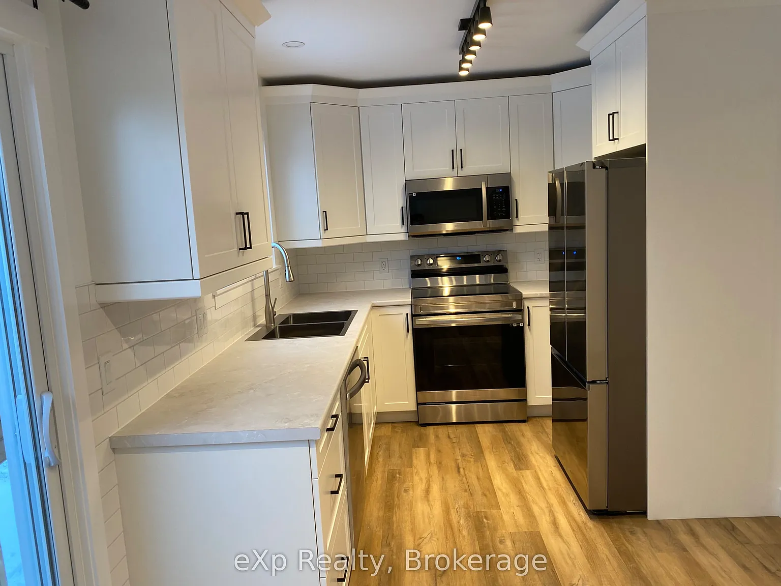 2 bed, $2,100 — Photo 4