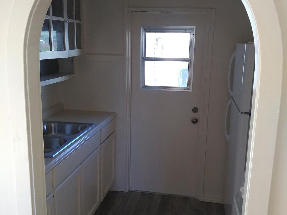 1st image of 1616 Emerald St