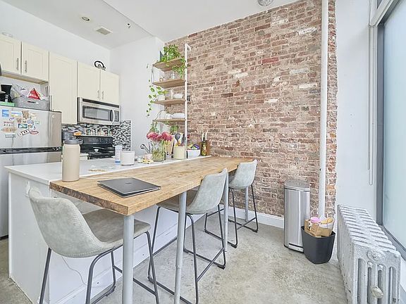2nd image of 157 Suffolk St APT 108