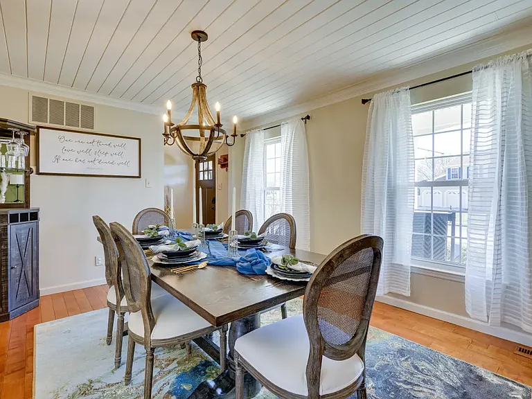 151 Rambling Rd — Photo 10