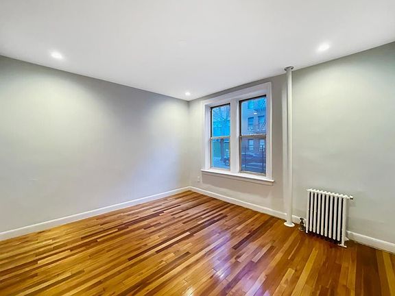 3rd image of 504 W 167th St #1BB