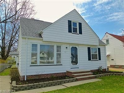 1st image of 652 E 305th St