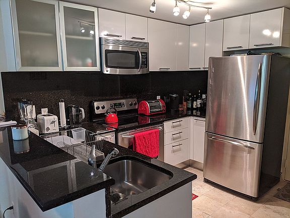 2nd image of 3339 Virginia St APT 302