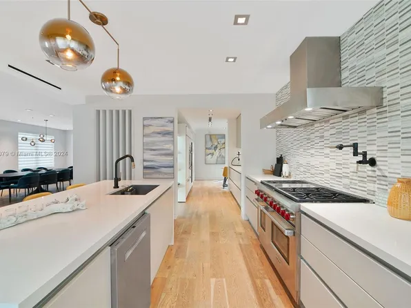 4361 Royal Palm Ave, Miami Beach, FL 33140