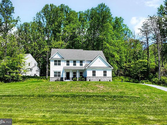 4th image of 5202 Mountainview Dr
