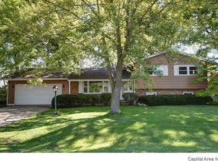 104 Maple Ln, Rochester, IL 62563