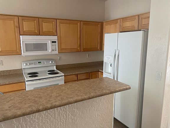 3rd image of 214 N Seymour