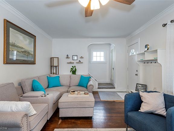5th image of 3854 W 132nd St