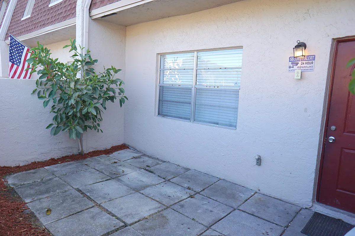 Building Photo - 3313 Quail Close #3313
