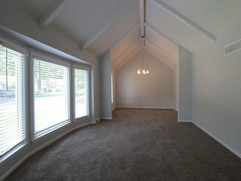 9913 Perry Dr — Photo 5