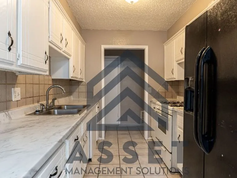 4825 S Fairmont Ave — Photo 20