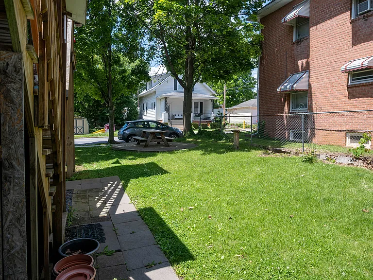 901 View St #D — Photo 12