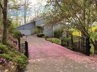 14 Skyview Ct, Asheville, NC 28803