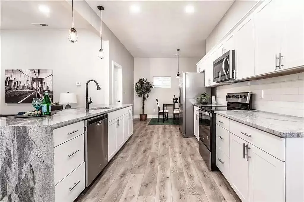 4 bed, 1669 sqft, $2,700 — Photo 4
