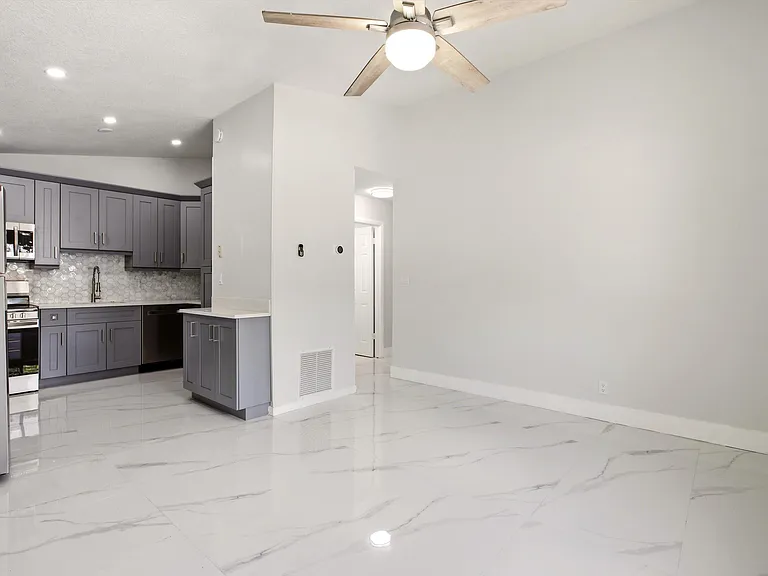 1786 SW 22nd St #1 — Photo 6