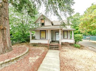 180 E Hereford St, Gladstone, OR 97027
