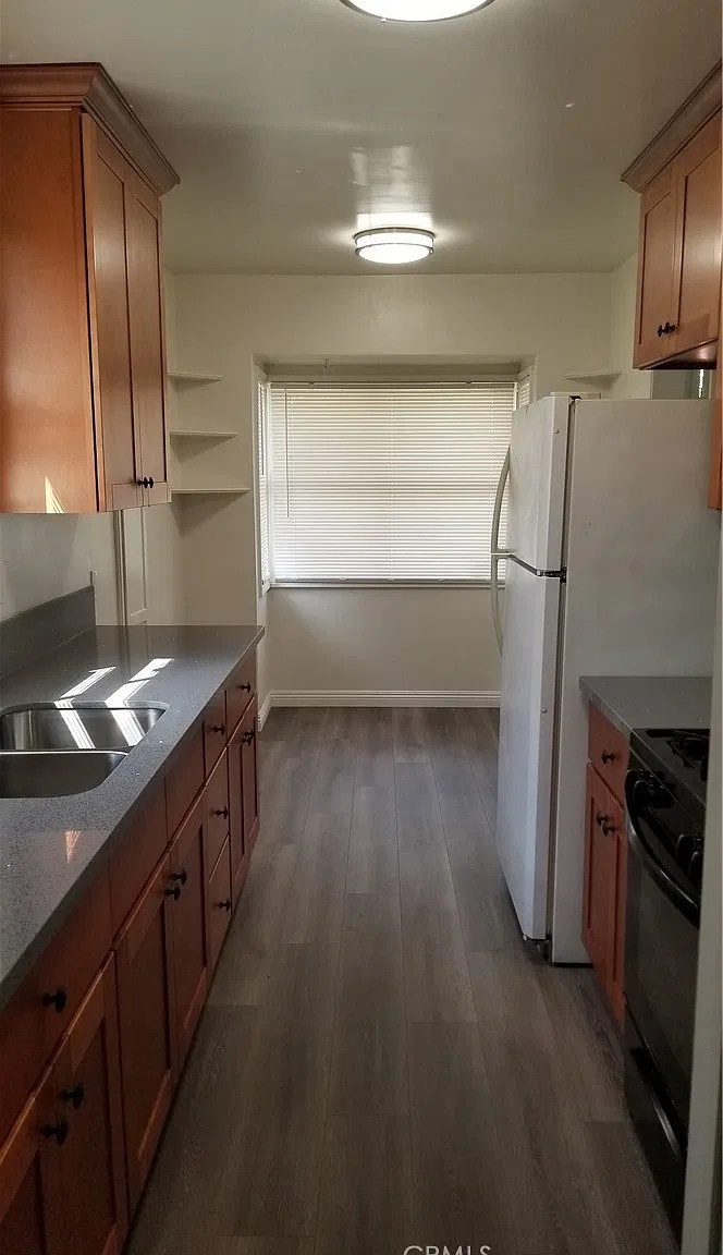 1 bed, 650 sqft, $2,350 — Photo 2