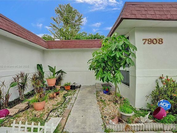 3rd image of 7908 NW 70th Ave