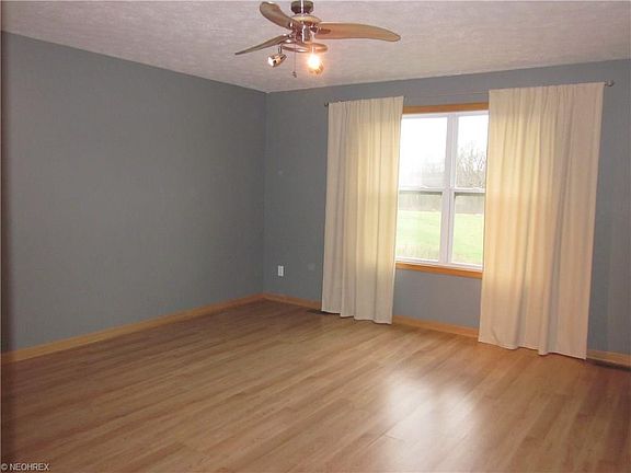 4th image of 4493 Leeds Ct