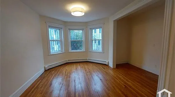 3 bed, 1300 sqft, $3,500 — Photo 2