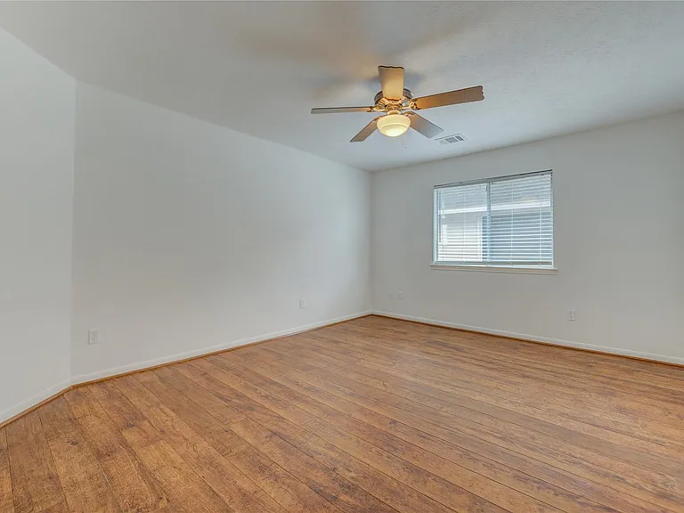 16464 Beewood Glen Dr — Photo 37