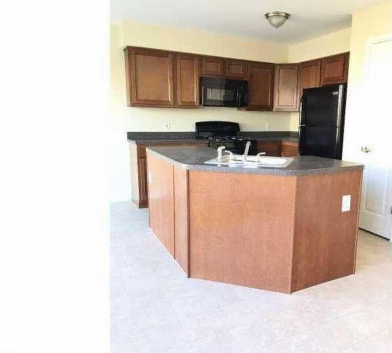 2nd image of 22 Weatherly Rd
