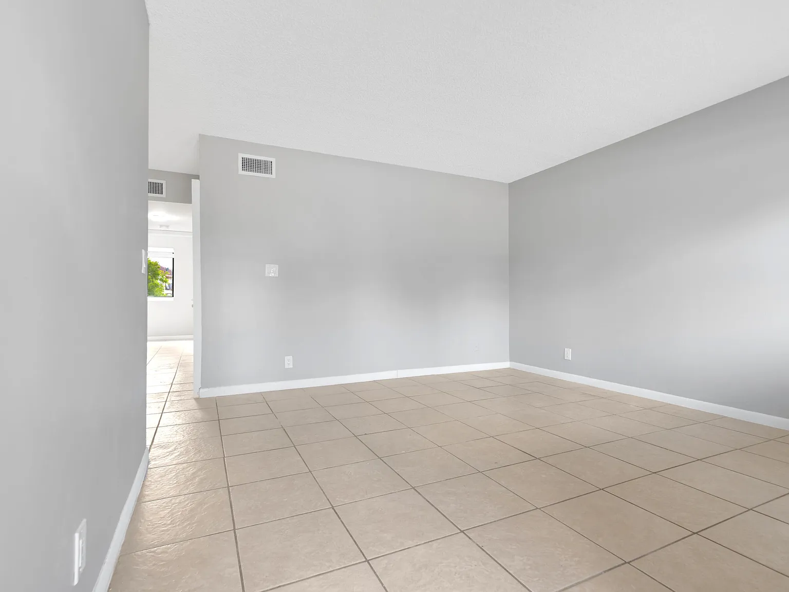Lakeview Gardens — Photo 1