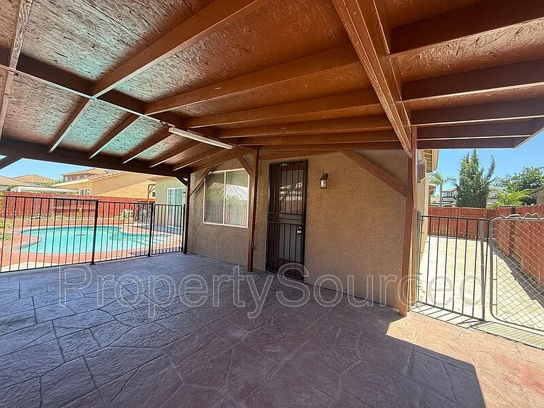 1633 Sparrowhawk St — Photo 56