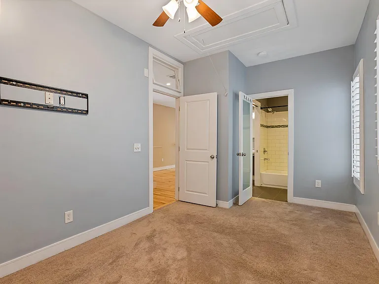 2511 W Caithness Pl — Photo 10