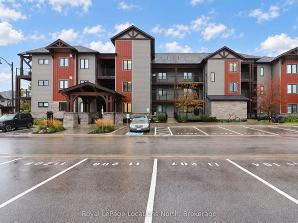 11 Beckwith Ln #204, The Blue Mountains, ON L9Y 0C7