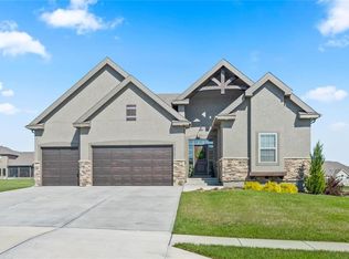 4713 SW Raintree Dr, Lees Summit, MO 64082