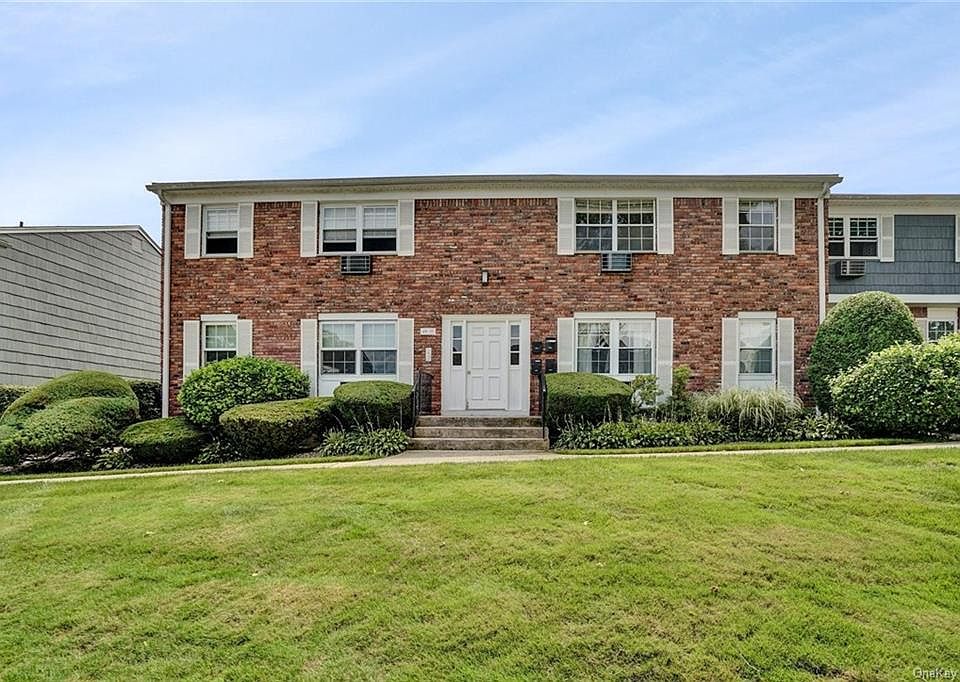 1st image of 55 Doxbury Ln