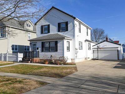 81 Irving Avenue, Floral Park, NY, 11001