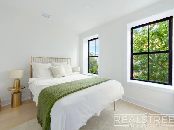 90 Hull Street image 9 of 15