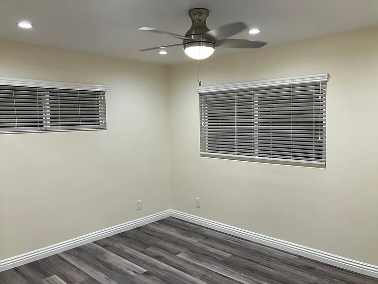 334 Crocker Ave — Photo 16